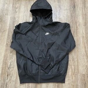 Nike Men’s Large Black Windrunner